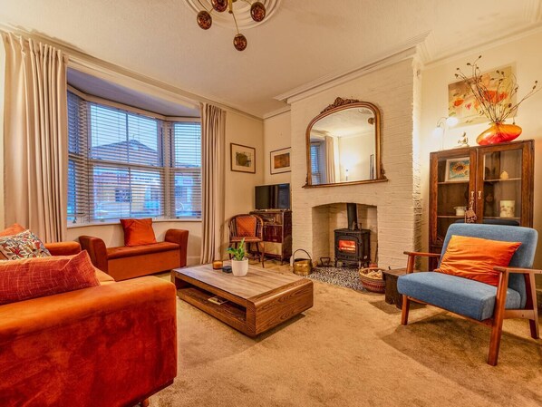 Smart-tv och eldstad