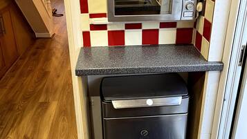 House | Private kitchen | Fridge, microwave, oven, stovetop