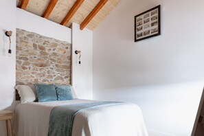 Rumah Comfort | Seprai katun Mesir, seprai premium, busa memori, dan brankas