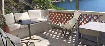 Le Cabanon D'Alexandra, Anse Méjean Toulon