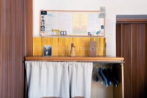 Interior - The photojournalist's house (Portoferraio)