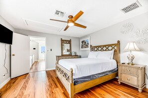 4 Schlafzimmer, Schreibtisch, Internetzugang, Bettwäsche