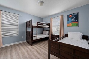 8 chambres, fer et planche à repasser, lit parapluie, Wi-Fi gratuit
