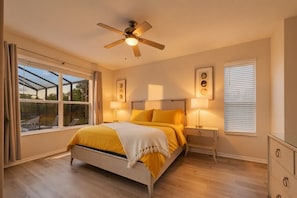 7 habitaciones, escritorio y tabla de planchar con plancha 