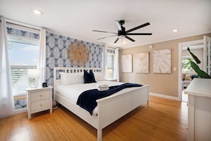 3 bedrooms, desk, iron/ironing board, travel crib