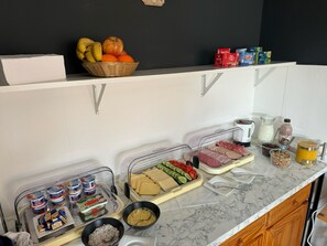Breakfast buffet - Pension Ostsee-Strand (Boergerende-Rethwisch)
