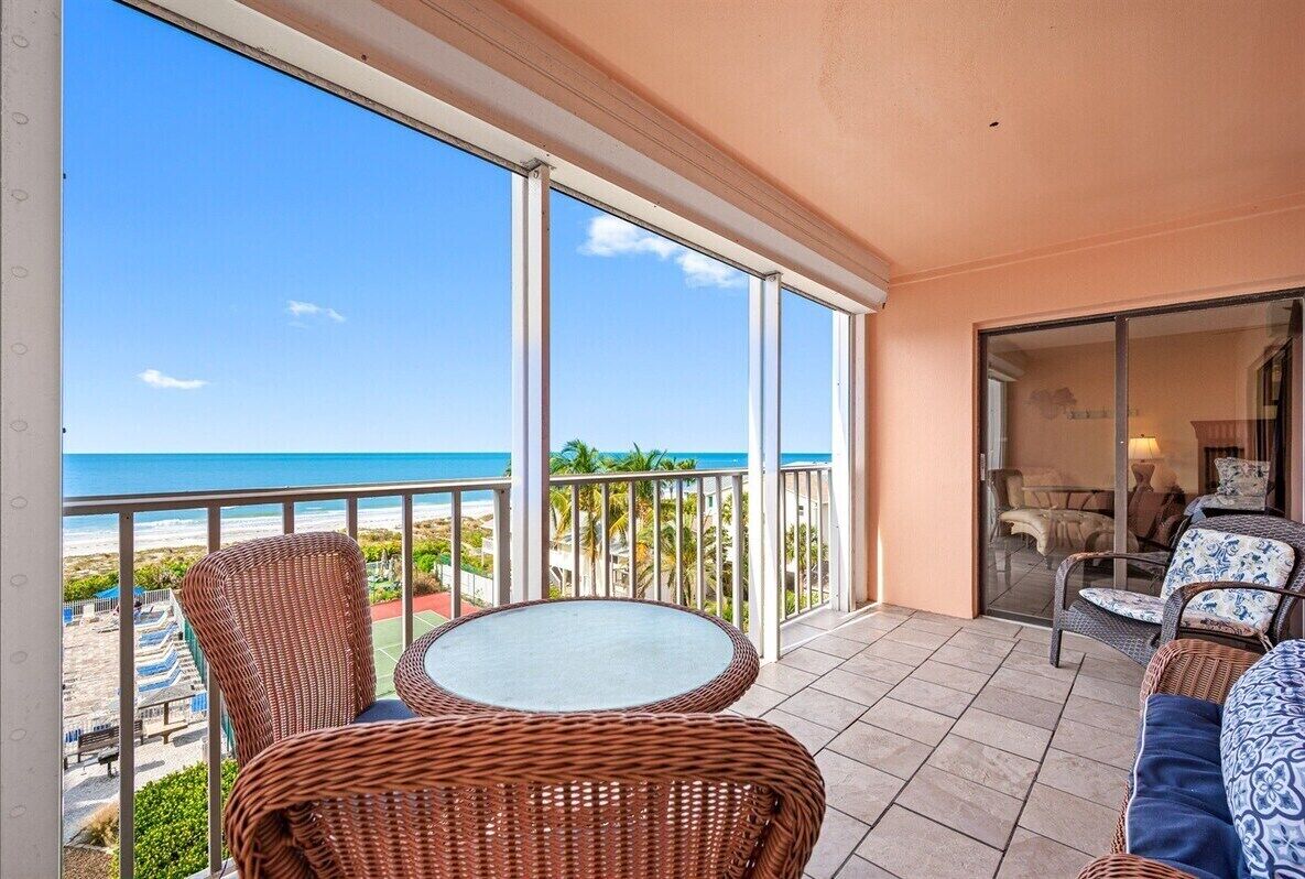 RC409 Gulf-view condo w/ balcony in Indian Rocks Beach!
