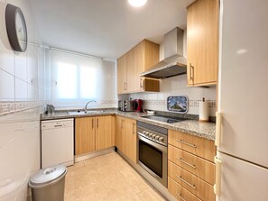 Frigorifero, microonde, forno, lavastoviglie
