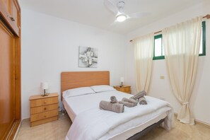 1 bedroom, free WiFi, bed sheets