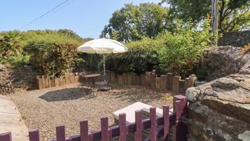 Cottage | Property grounds
