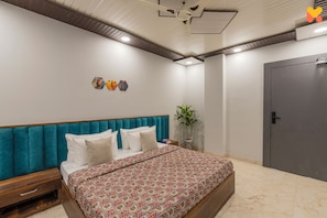 Chambre Double Supérieure | Coin séjour | Imprimantes