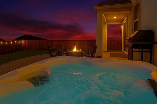 5BD Modern Home: Pool/Ping-Pong/Arcade - Wine City