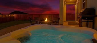 5BD Modern Home: Pool/Ping-Pong/Arcade - Wine City