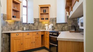 Ferienhaus | Eigene Küche | Kühlschrank, Wasserkocher, Toaster, Kochgeschirr/Geschirr/Besteck