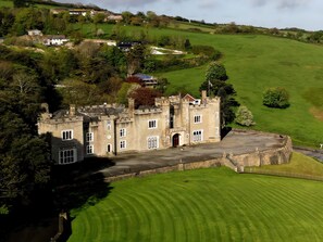 Exterior - Watermouth Castle, Bassett Apartment (Ilfracombe)