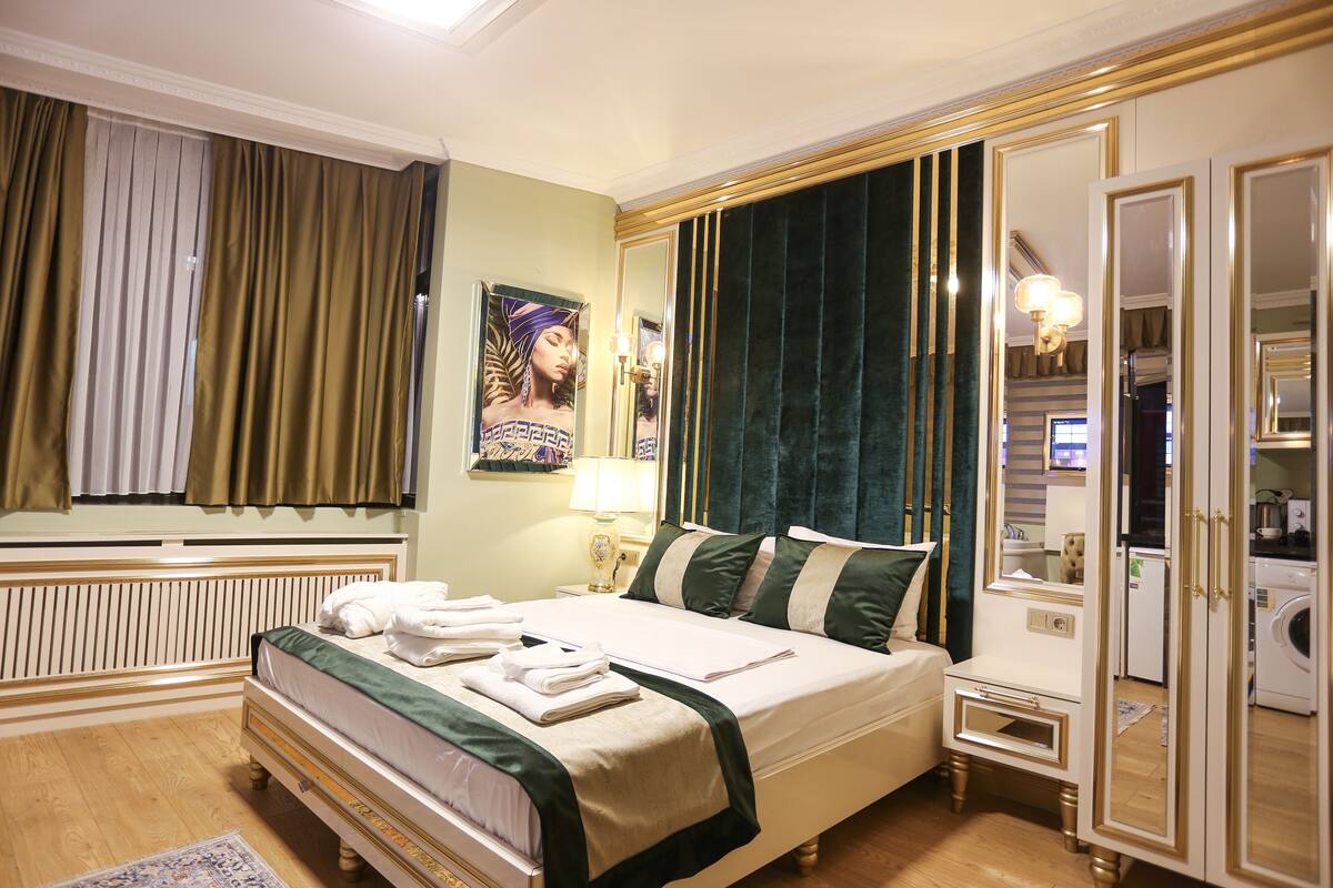 In-room safe, iron/ironing board, free WiFi