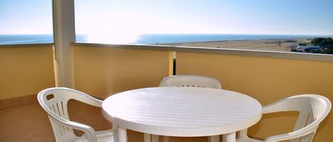 Studio, 1 Bedroom, Balcony, Ocean View | Terrace/patio