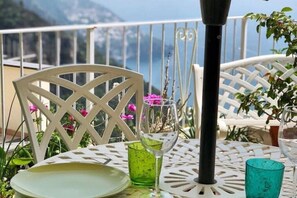 Outdoor dining - Casa Toby Positano  (Campania)