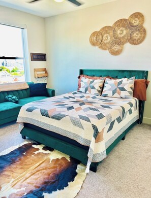 2 soverom, skrivebord, strykejern/-brett og wi-fi (inkludert)