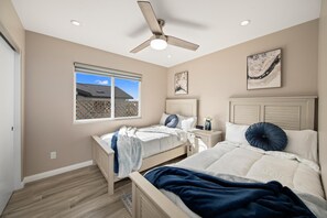 2 sovrum, värdeförvaringsskåp på rummet och strykjärn/strykbräda