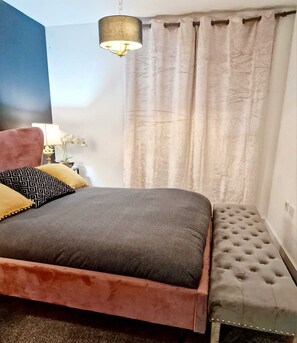 Apartment | 2 bedrooms, iron/ironing board, free WiFi, bed sheets - Luxury vip 2bed Apartment With Balcony (Birmingham)