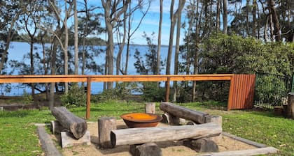 Waterfront Retreat Getaway Kayaks, Bikes, Fast WiFi and more