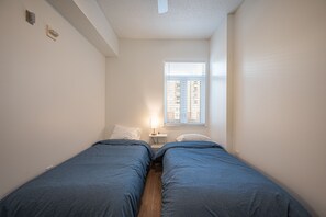 4 dormitorios, tabla de planchar con plancha, wifi gratis y ropa de cama