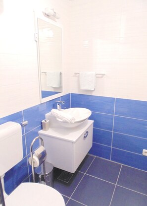 Kahden hengen huone | Kylpyhuone