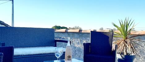 المنطقة المحيطة بالمنشأة