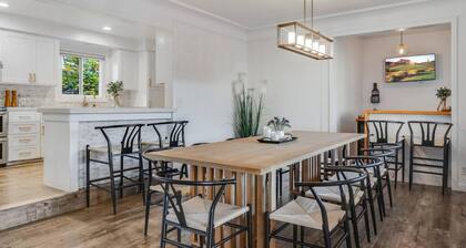 Pickleball Disney Resort w/ heated pool &sleeps 12