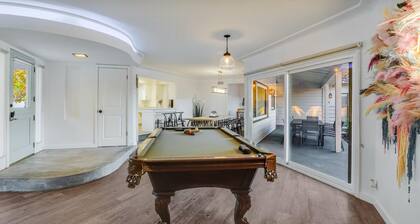 Pickleball Disney Resort w/ heated pool &sleeps 12