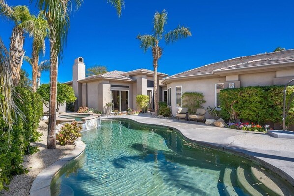 Pool - Beautiful home away from home, nestled in the center of fabulous Indian Ridge CC (Palm Desert)