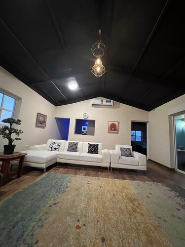 3 bedrooms in the farm with stay in Desert Hut


