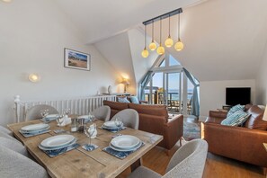 Interior - Schooner House - Panoramic Sea Views and Parking (Saundersfoot)