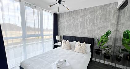 Contemporary Condo At Friday Harbour Resort!
