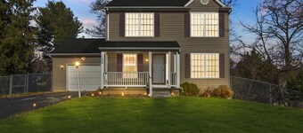 Luxury 4 bed King Suite! Mins to Towson! 