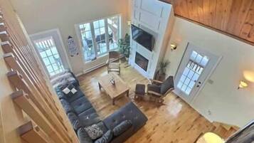 Fireplace, foosball, stereo