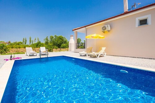 Villa Bliss - Two Bedroom Villa, Sleeps 4