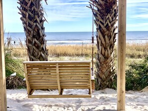 Accommodatie ligt op het strand, strandlakens