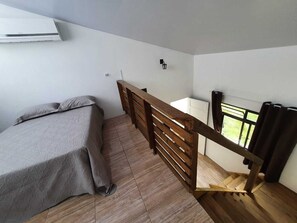 Family Apartment | Private kitchen | Fridge, microwave, electric kettle, cookware/dishes/utensils - Pousada Korb (Santo Amaro da Imperatriz)