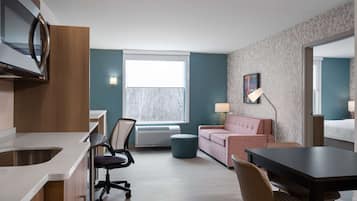 Tallelokero huoneessa, ilmainen Wi-Fi, vuodevaatteet