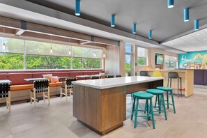 Café da manhã continental grátis todos os dias