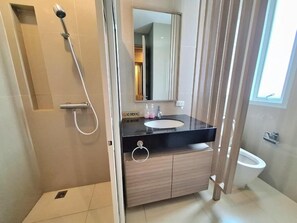 Bathroom - Three-Bedroom Villa (Tambon Cha-am)