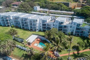 Exterior - Ballito Beachfront Retreat - No Loadshedding (Ballito)
