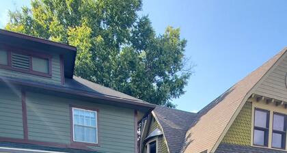 Big Beautiful House Close to Downtown Indianapolis with outdoor firepit