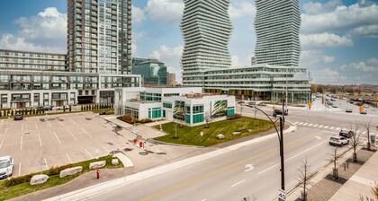 Spacious Townhouse near Square One