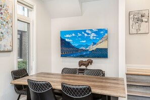 Dining - Spacious Townhouse near Square One (Mississauga)