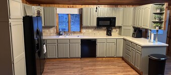 Spacious, family and pet friendly getaway in the White Mountains.
