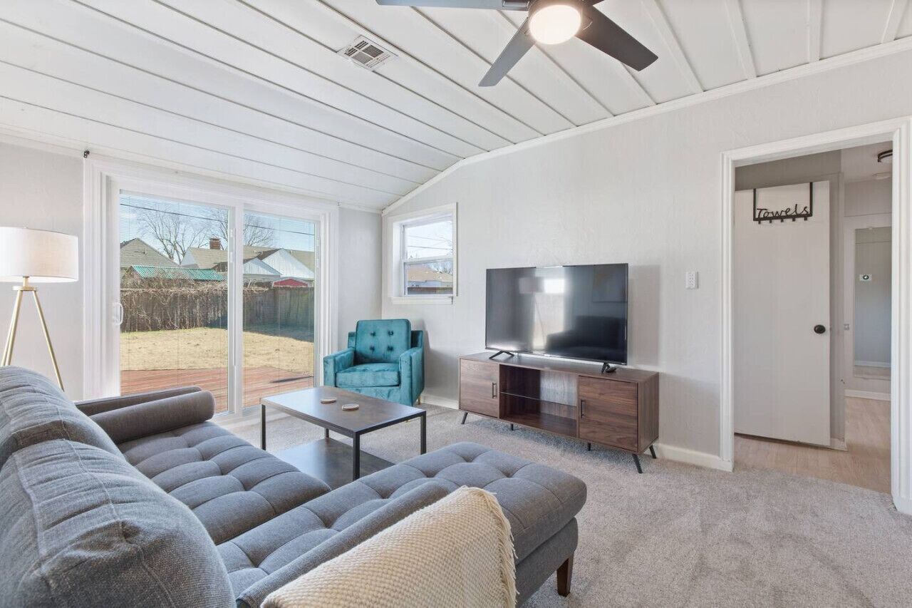 Una Smart TV, un futbolín