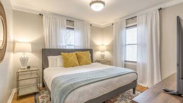 2 bedrooms, desk, iron/ironing board, travel crib